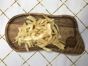 Морской коктейль (500гр): Кальмар полукольца