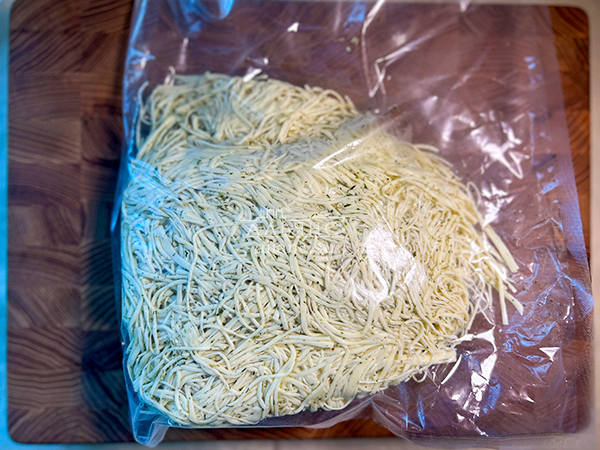 Сырный продукт ФЕРМЕРСКИЙ паутинка  укроп/чеснок в Воскресенске